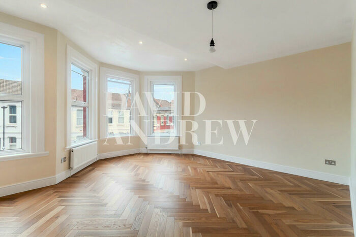 2 Bedroom Apartment To Rent In Hewitt Road, N8
