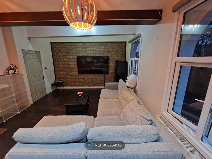 1 Bedroom Flat To Rent In Essex Road, London, N1