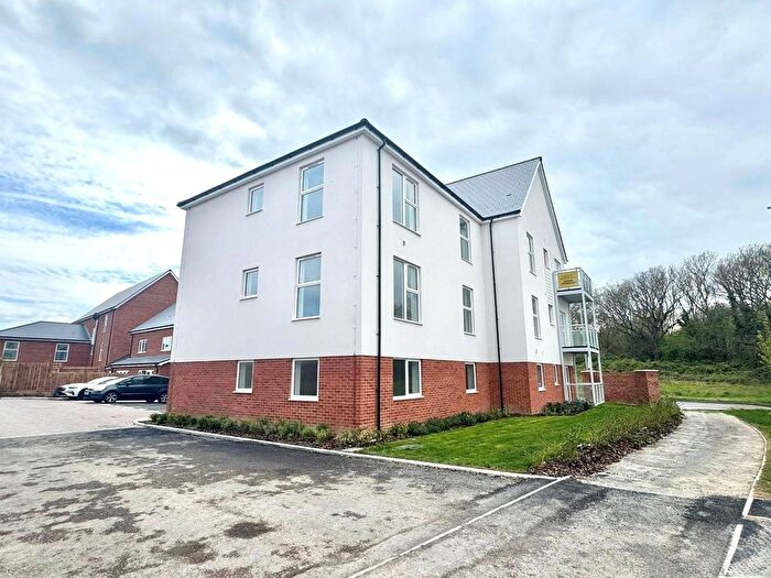 2 Bedroom Flat For Sale In Stunning Two Bedroom Apartment, Wrestwood Road, Bexhill, East Sussex, TN40