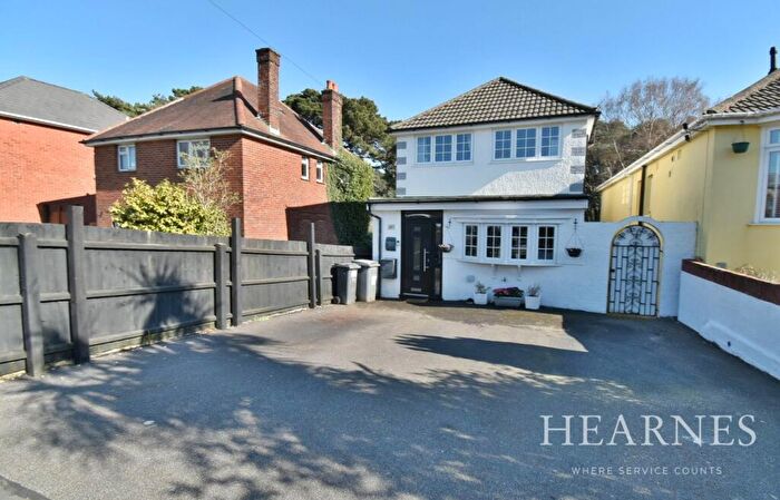 3 Bedroom Detached House For Sale In Pine Vale Crescent, Bournemouth, BH10