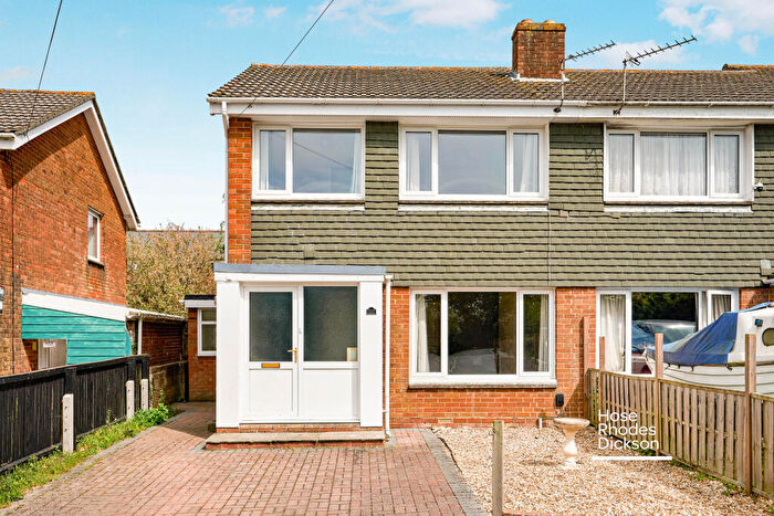 3 Bedroom Semi-Detached House To Rent In Windmill Close, Cowes, PO31