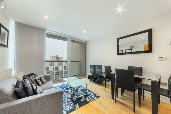 1 Bedroom Apartment To Rent In Lanterns Way, London, E14