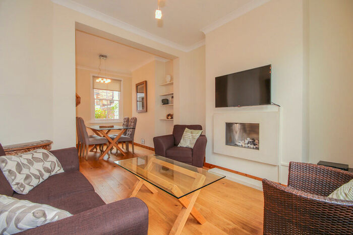 2 Bedroom Semi-Detached House To Rent In St Thomas Street, Central Oxford, OX1