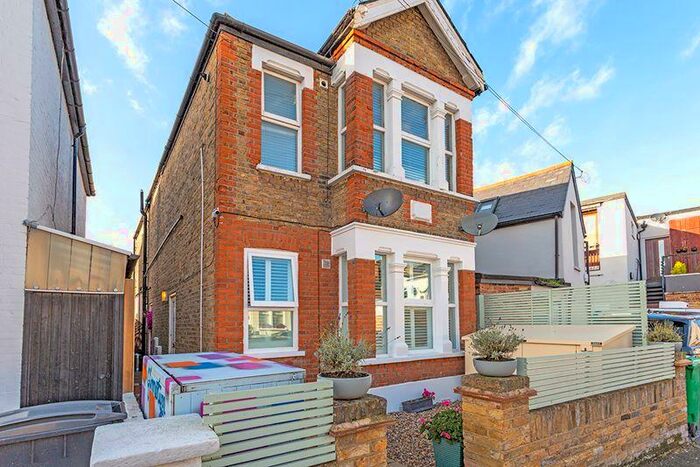 2 Bedroom Flat To Rent In Cobham Road, Kingston, KT1