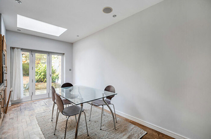 2 Bedroom Terraced House For Sale In Bearfield Road, Kingston Upon Thames, Surrey, KT2