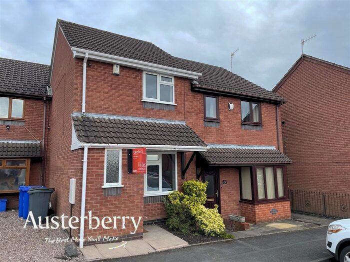 2 Bedroom Town House To Rent In Jade Court, Meir Hay, Stoke-On-Trent, Staffordshire, ST3