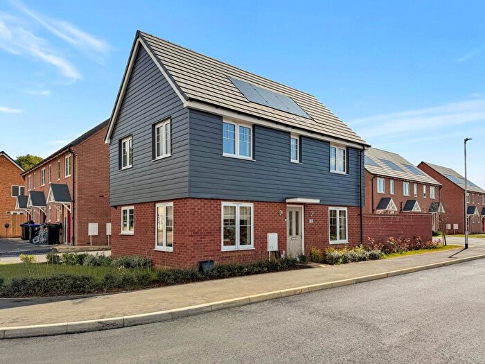 3 Bedroom Detached House For Sale In Fennel Way, Overstone, Northampton, NN6