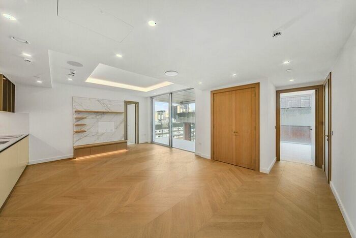 2 Bedroom Apartment For Sale In The Haydon, London, EC3