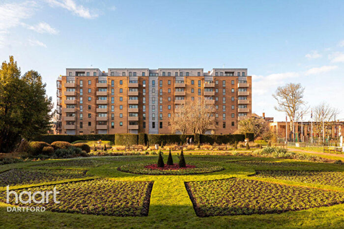 1 Bedroom Apartment For Sale In Founders Court, Dartford, DA1