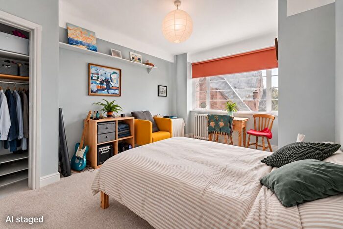 Studio For Sale In Balham High Road, London, SW17