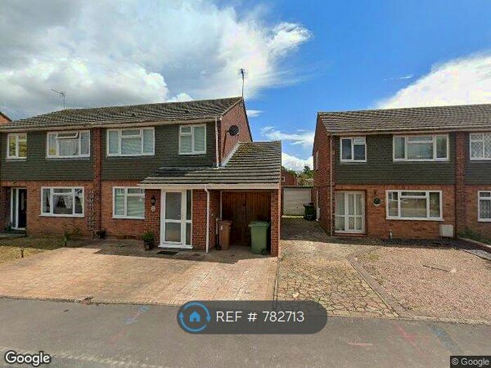 3 Bedroom Semi-Detached House To Rent In Holliers Close, Thame, OX9