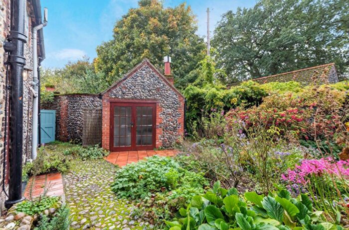 2 Bedroom Cottage To Rent In High Street, NR25