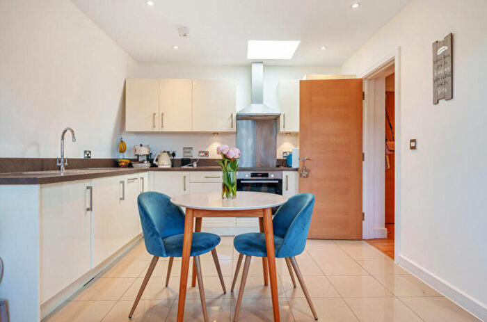 1 Bedroom Apartment To Rent In Shute End, Wokingham, Berkshire, RG40