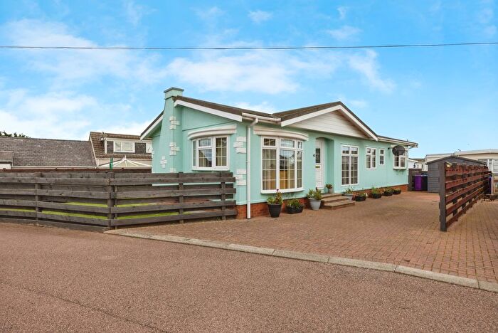 2 Bedroom Mobile/park Home For Sale In Omar Avenue, Montrose, DD10