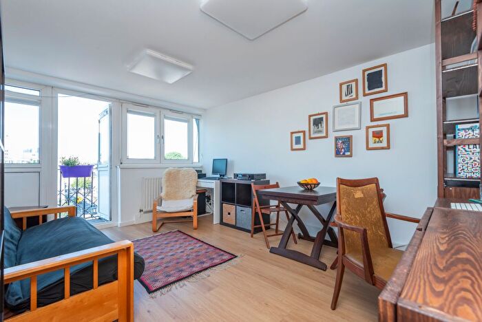 1 Bedroom Flat To Rent In Knottisford Street, London, E2