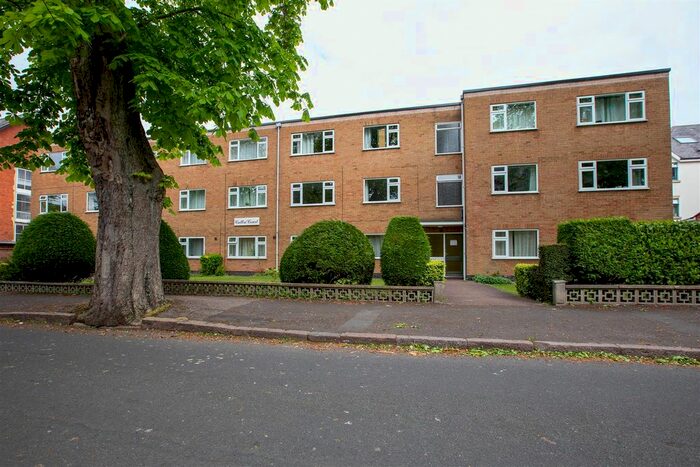 2 Bedroom Flat To Rent In Knighton Drive, Leicester, LE2