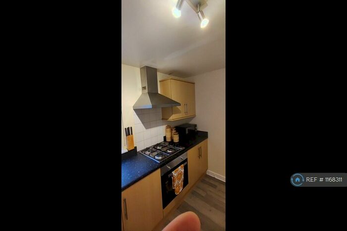 2 Bedroom Flat To Rent In Calder Gardens, Edinburgh, EH11