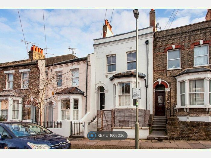 3 Bedroom Maisonette To Rent In Taybridge Road, London, SW11