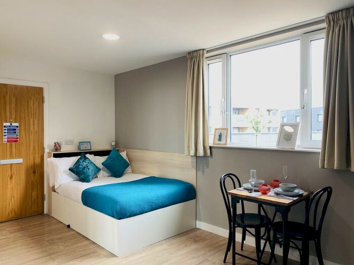 Studio To Rent In Blackhorse Lane, London, E17