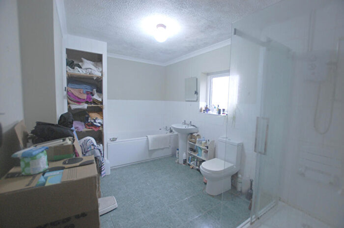 2 Bedroom Detached House For Sale In Llangadog Carmarthenshire, SA19
