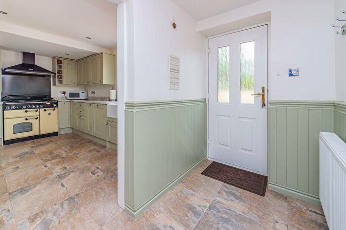 2 Bedroom Detached Bungalow For Sale In Wrexham Road, Pentre Bychan, LL14