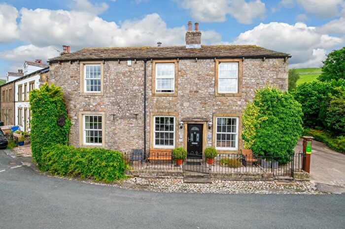 5 Bedroom Detached House For Sale In Kettlewell, Skipton, BD23