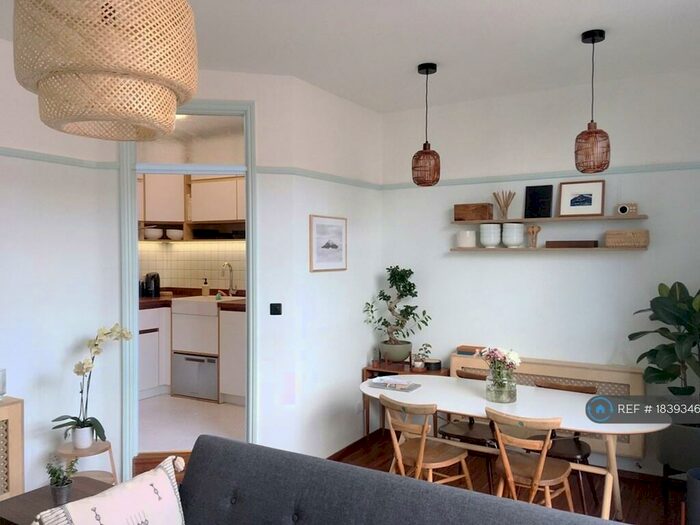 1 Bedroom Flat To Rent In Strand Building, London, E9