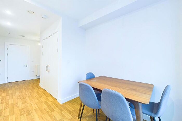2 Bedroom Flat To Rent In Apex Gardens, London, N15
