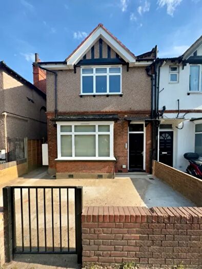 1 Bedroom Flat To Rent In Park Royal, NW10