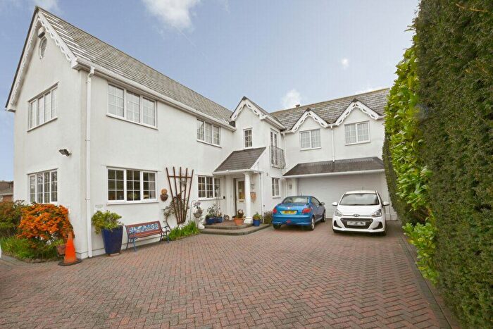 6 Bedroom Detached House For Sale In Havant Road, Hayling Island, PO11