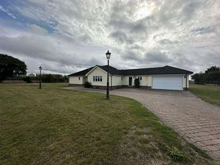 3 Bedroom Detached Bungalow To Rent In Scotts Hall Road, Rochford, SS4