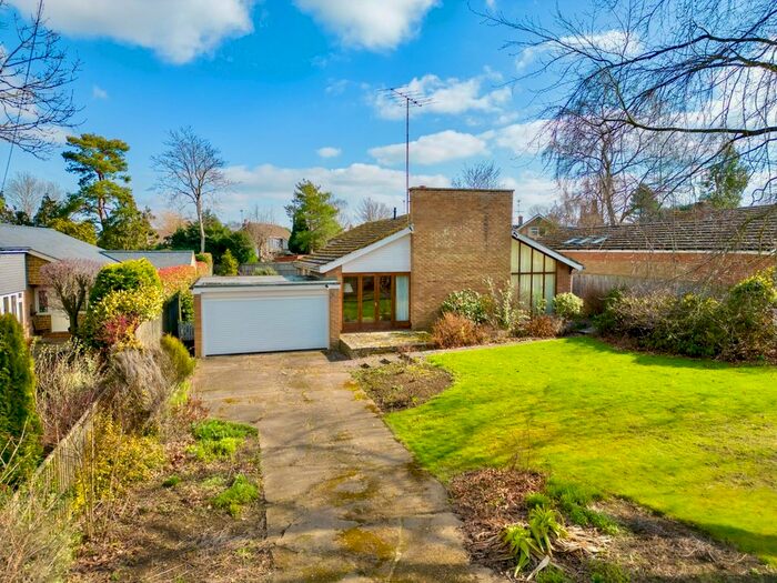 4 Bedroom Detached Bungalow For Sale In Manor Walk, Nether Heyford, NN7