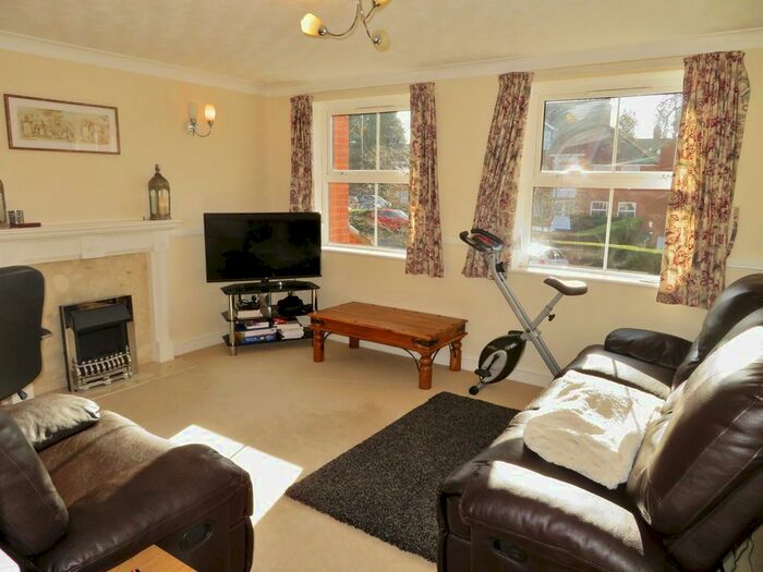 1 Bedroom Flat To Rent In Regency Court, Earlsdon, Coventry, CV5