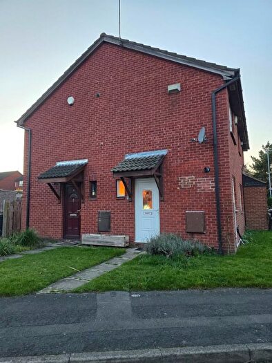 1 Bedroom Town House To Rent In Hopes Farm View, Leeds, LS10