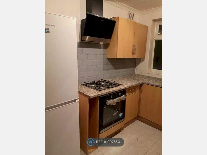 3 Bedroom Semi-Detached House To Rent In Davidson Road, Croydon, CR0