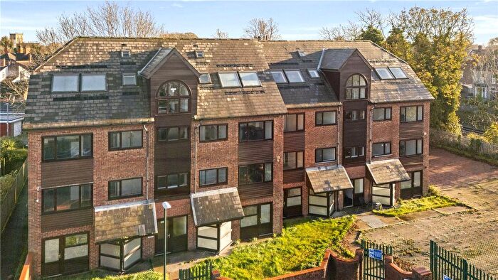 1 Bedroom Flat To Rent In Ashley Court, Thorgam Court, Grimsby, DN31