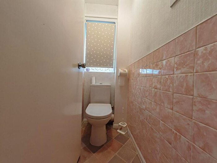 3 Bedroom End Of Terrace House For Sale In Mornington Avenue, Finchampstead, RG40