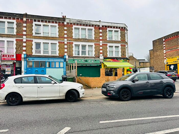 2 Bedroom Flat To Rent In Hither Green Lane, London, SE13