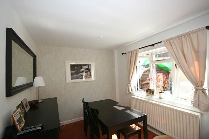 2 Bedroom Flat To Rent In Beverley Gardens, Wembley, HA9