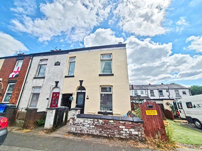 4 Bedroom End Of Terrace House For Sale In Denton Road, Audenshaw, Manchester, M34