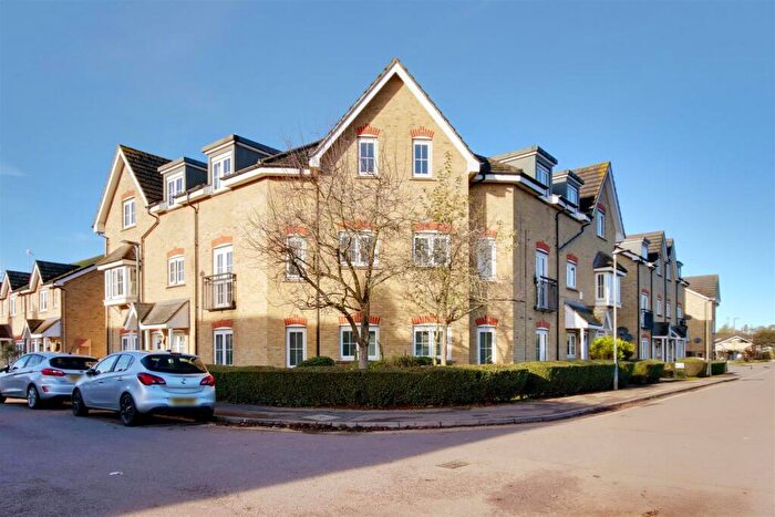 2 Bedroom Flat To Rent In Stants View, Hertford, SG13