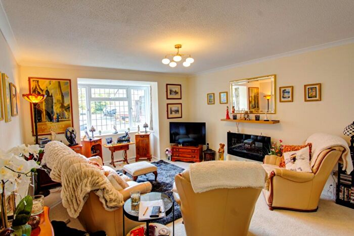 2 Bedroom Semi-Detached House For Sale In Waun Gron, Swansea, SA8