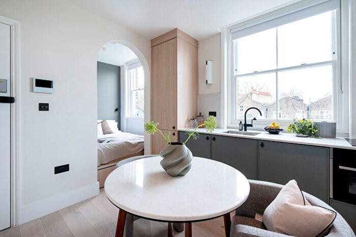 Studio To Rent In Kensington Gardens Square, London, W2