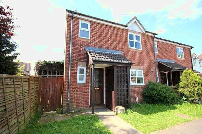 3 Bedroom End Of Terrace House To Rent In Berkely Drive, Chelmsford, Essex, CM2