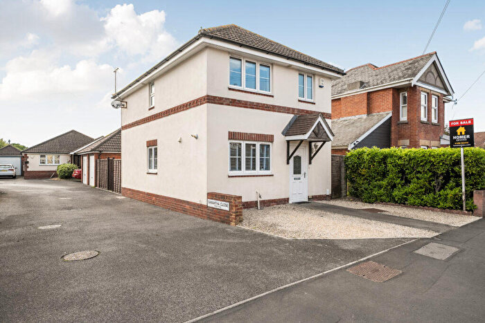 3 Bedroom Detached House For Sale In Coombe Avenue, Bournemouth, BH10