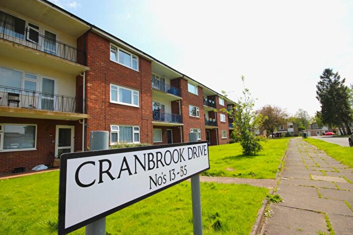 2 Bedroom Flat To Rent In Cranbrook Drive, St. Albans, Hertfordshire, AL4