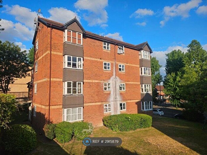 1 Bedroom Flat To Rent In Stubbs Drive, London, SE16