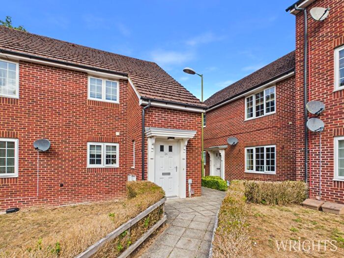1 Bedroom Maisonette For Sale In Amethyst Walk, Welwyn Garden City, AL8