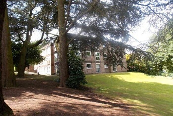 2 Bedroom Flat To Rent In Selly Park, Birmingham, B29