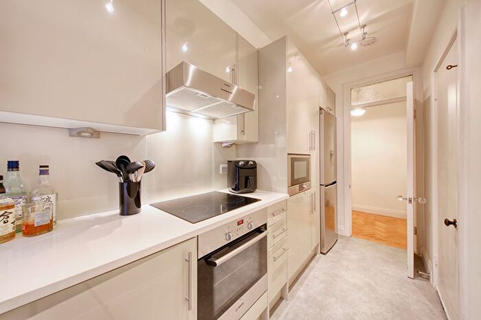 2 Bedroom Flat To Rent In Kensington Park Road, London, W11